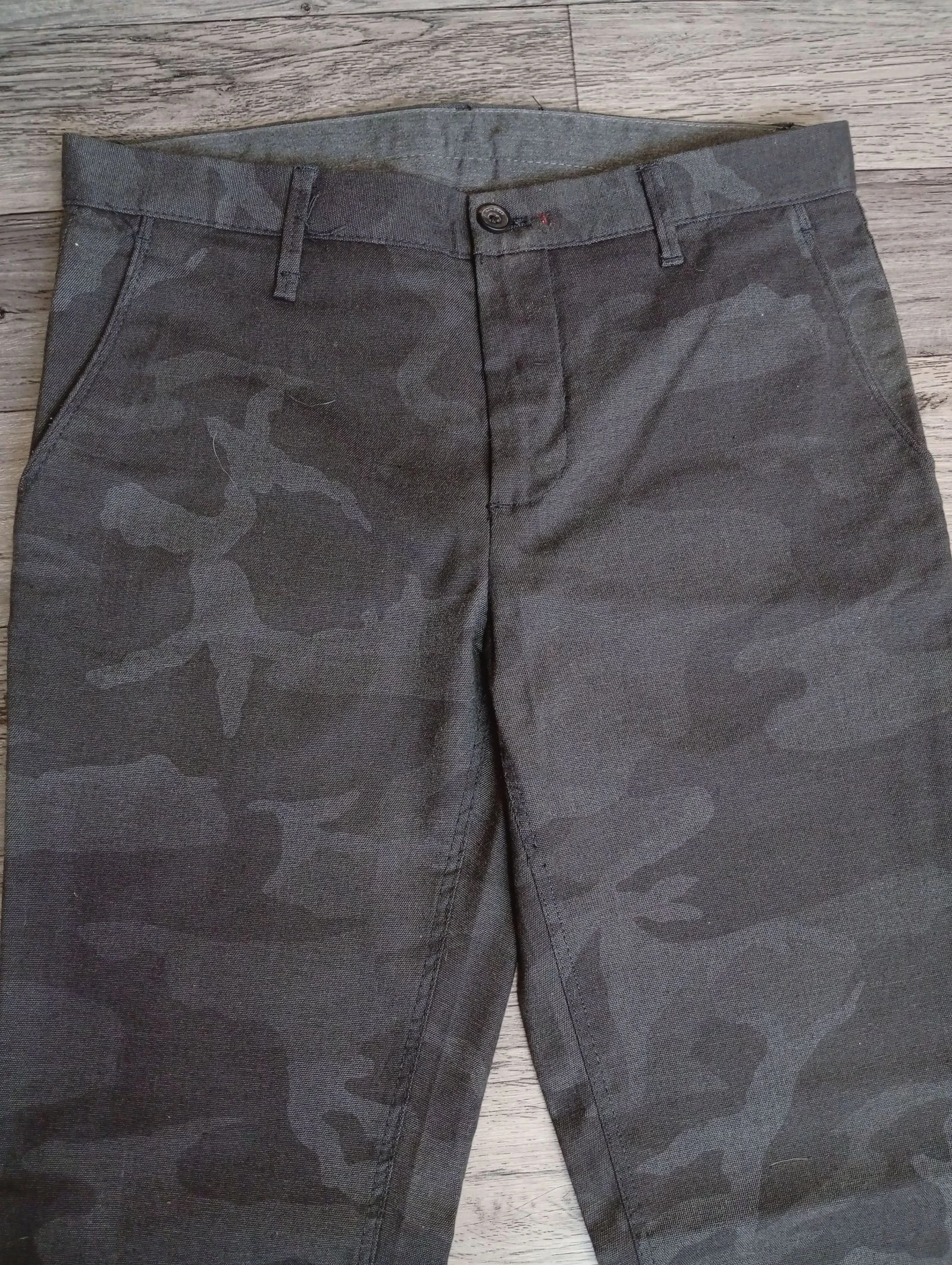 Grijze camouflaged Chino Zara EU40 Zwarte Camo Militaire op maat gemaakte broek Donker Grunge – photo 3